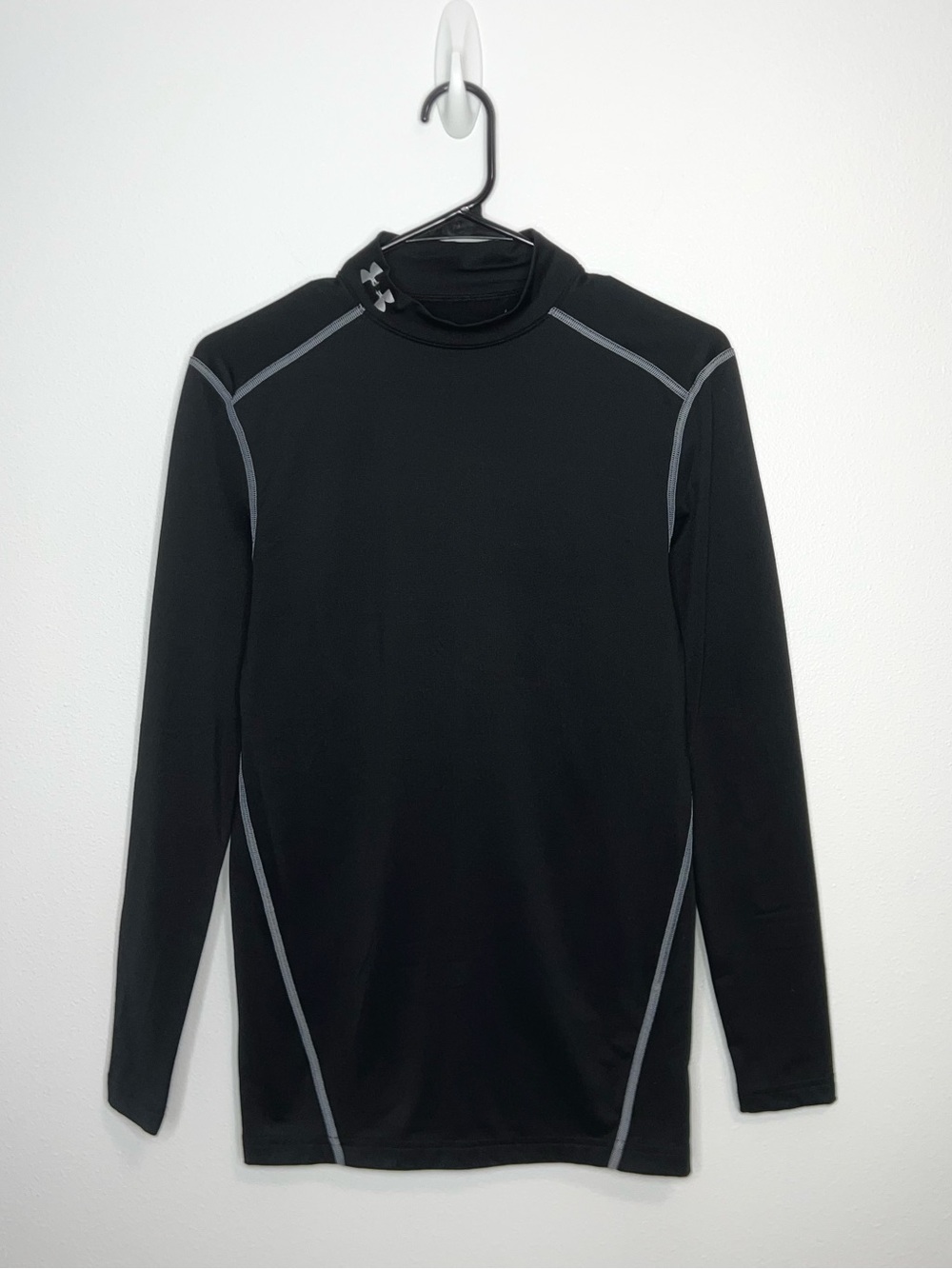 Under Armour Men’s Black Long-Sleeve Coldgear Compression Shirt Size Medium